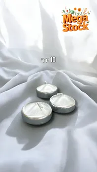 נרות צפים מנצנצים